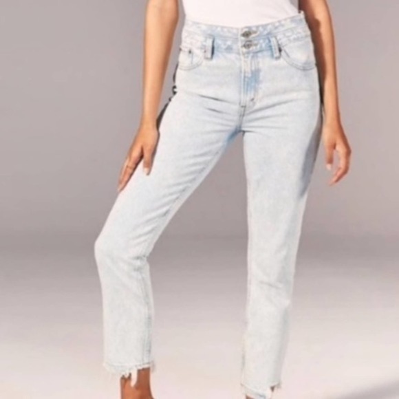 🔥 High Rise Mom Jean 🔥​ - Picture 1 of 3